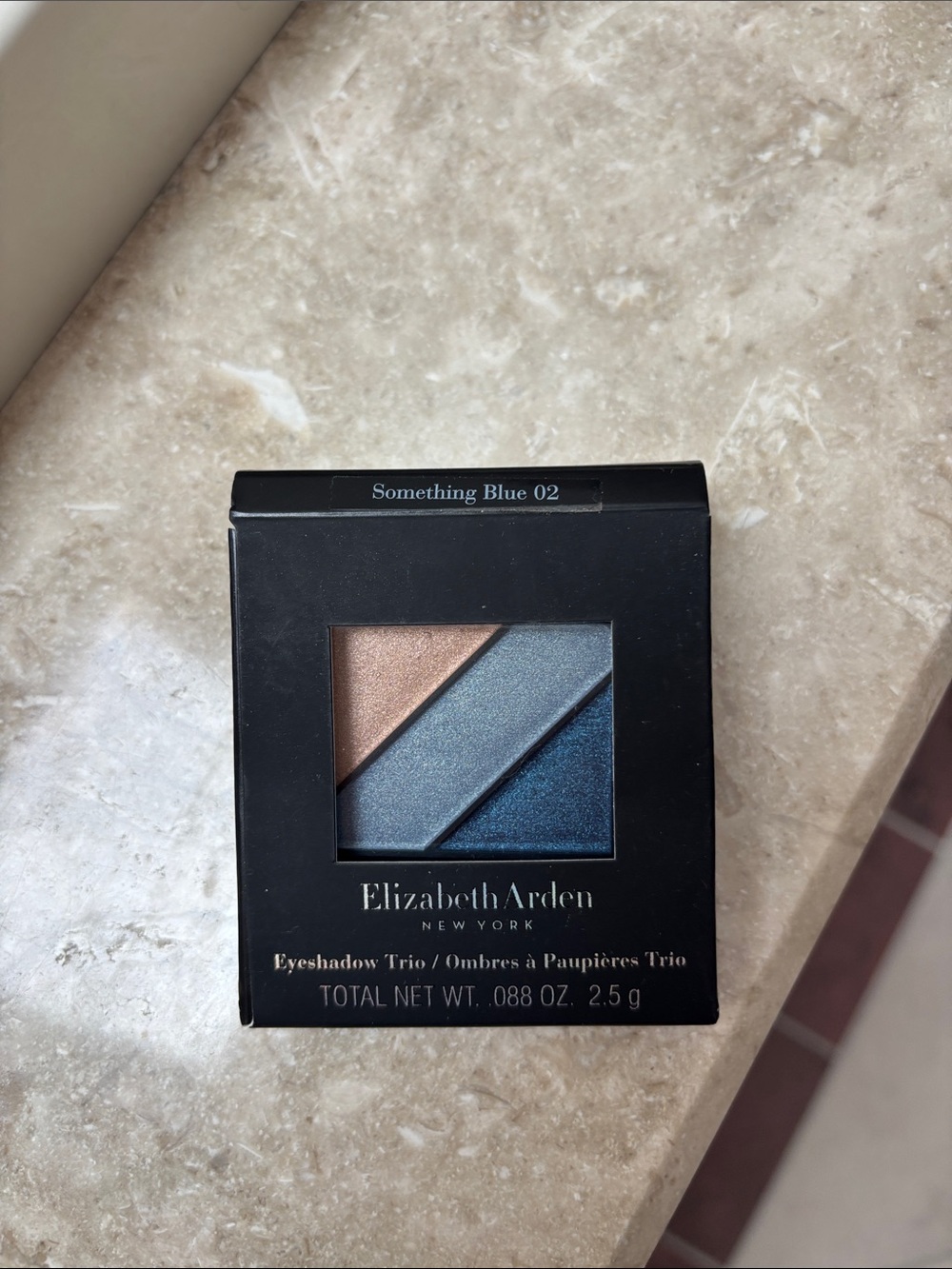 Elizabeth Arden Something Blue 02 Eyeshadow Trio - Navy, Mid Blue & Champagne